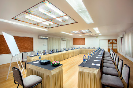 Af1qipndxnr6ly8vgebsufazapkki06jxy9fs0l7qlge=s435 K No