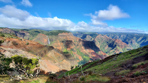 Hohonu Awawa Lookout