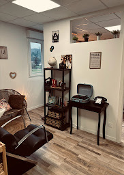 Photo n°23 de LES EXTENSIONS D'ELODIE - Coiffeuse/formatrice extensions de cheveux Hair Luxury - Lyon - Rhone Alpes à Ambutrix (Artiste)