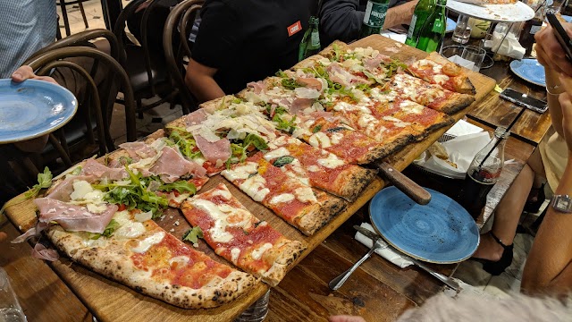 Via Napoli Pizzeria- Surry Hills