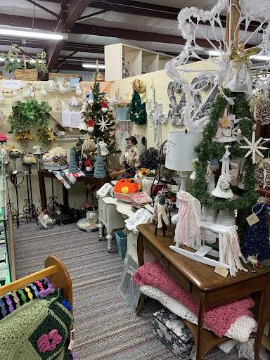 Hometown Antique Mall - Thumbnail