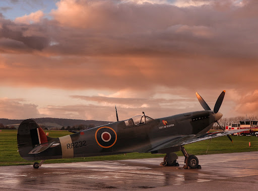 Spitfires.com - Visual