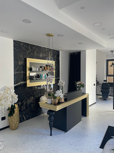 Studio Adriana Hair and Beauty Gallery - Italy