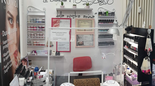 Maxsi Parrucchieri - Emmenails unghie gel semipermanente Bologna Logo