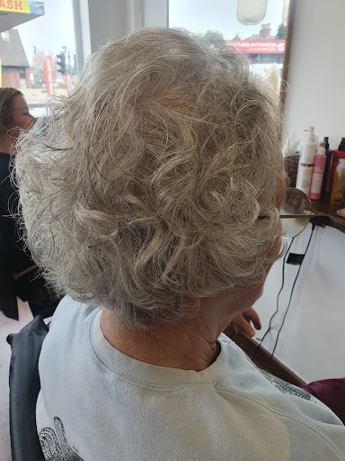 The Makeover Lounge