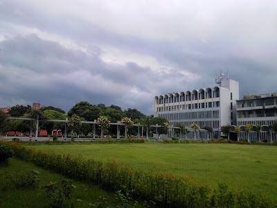 Photos of Administration Building / VC's Secretariat