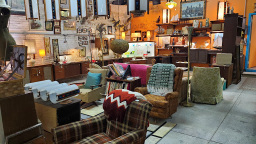Pop's Uniquities LLC Antiques And Vintage - Thumbnail