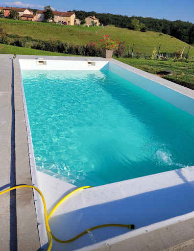 Photo de Design signature piscine à Neulise (42590)
