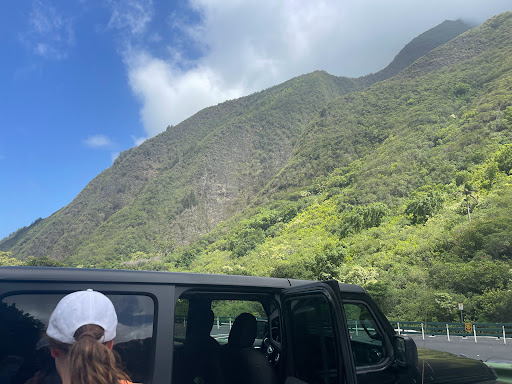 Iao Valley parking lot