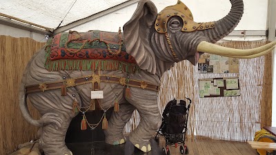 Photos of Platschow Elefantendorf