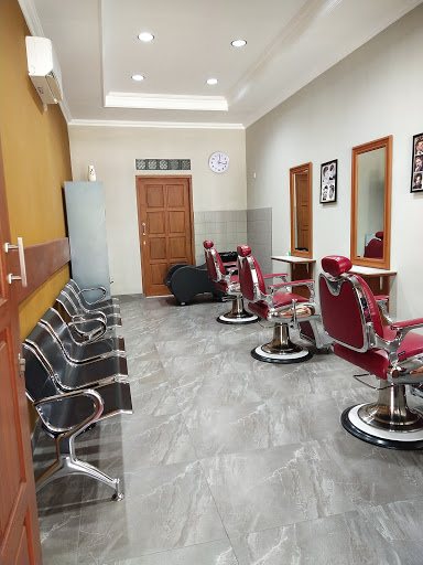 MAIRA SALON & BARBER SHOP