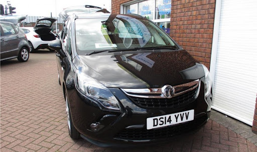 1st Car - Visual