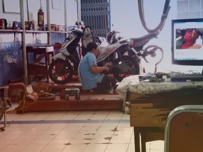 Photos of Bengkel Resmi Suzuki Cikini