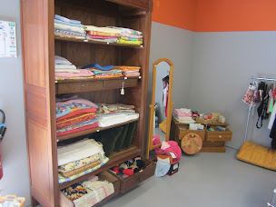 Photo n°16 de Emmaus AGIR Toulouse Friperie J'EM PORTET Portet-sur-Garonne à Portet-sur-Garonne (Magasin de vêtements pour femmes)