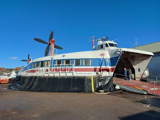 Hovercraft Museum - Visual