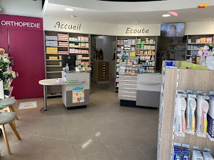 Photo n°4 de Pharmacie De Saint Jeoire Prieuré à Saint-Jeoire-Prieuré (Pharmacie)