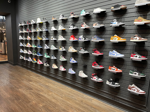 Kicks Freak - Visual