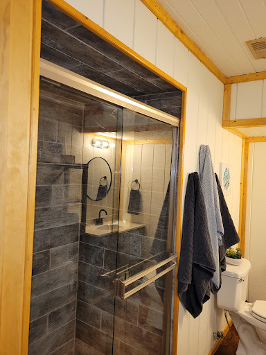 Bee's Clean LLC - Visual