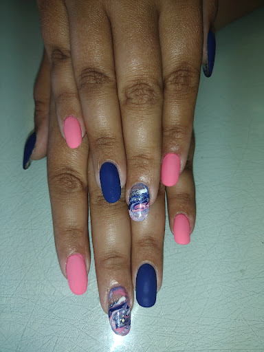 Naturally Nails - Visual