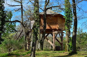 Photo n°24 de Arbrakabane Cabanes perchées et Roulottes à Peyrissas (Chambre d'hôtes)