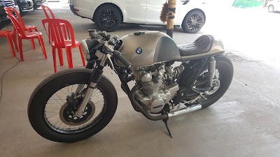 Photos of 669 MHH Auto Shop