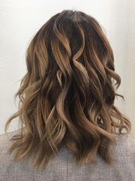 Photo n°29 de Lôrence Coiffure - Coiffeur Val d'Europe à Serris (Salon de coiffure)