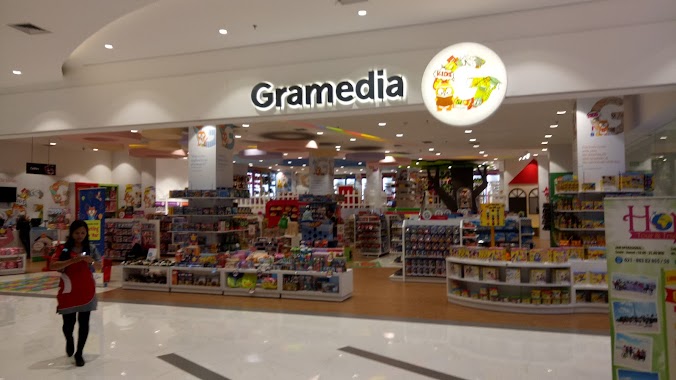 Gramedia World Harapan Indah, Author: Eko Munartyo