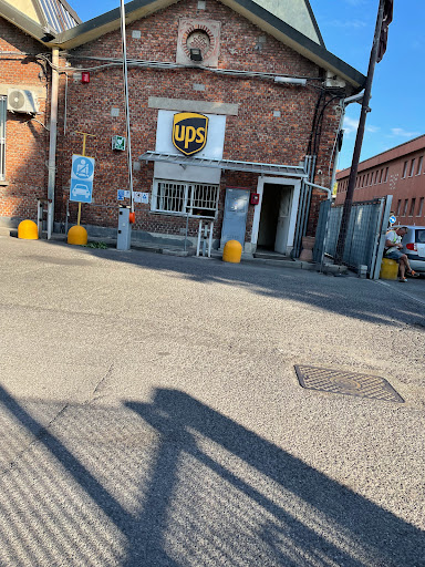UPS MILANO - Visual