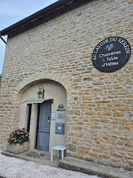 Photo n°72 de Au Lavoir du Serein (Chambres et table d'hôtes) à Arlay (Chambre d'hôtes)