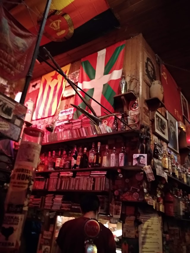 Avante Compostela Galiza Pub