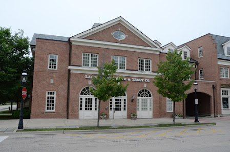 Lake Forest Bank & Trust 4 E Scranton Ave, Lake Bluff, IL 60044