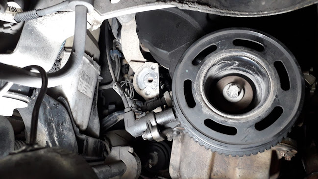 Petrou Service | ΣΥΝΕΡΓΕΙΟ ΑΥΤΟΚΙΝΗΤΩΝ | FORD TOYOTA HYUNDAI KIA | AUTO WORK - Καματερό