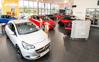 Arnold Clark Blackpool Vauxhall / Jeep / Vanstore