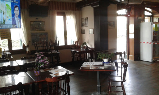 RED MOUNTAIN PUB - Visual