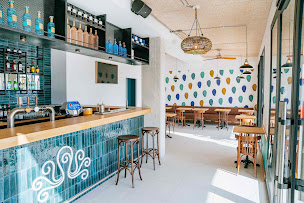 Photo n°12 de Brasserie - Georges à Le Grau-du-Roi (Bar à vin)