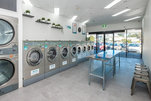 Laundromat Oxley Logo