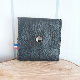 Photo n°14 de LA PAUME D'ADAM - Création Sur-Mesure, Confection, Réparation - Sellerie-Maroquinerie d'Art à Cogolin (Fabricant de maroquinerie)