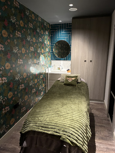 Reflexology Wimbledon at Gina Conway Salon and Spa