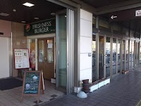 フレッシュネスバーガー泉Acs店