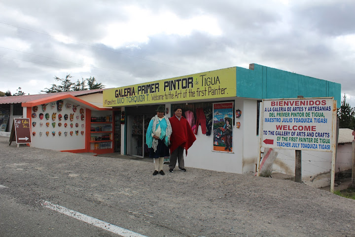 Galeria del Primer Pintor de Tigua "Julio Toaquiza Tigasi" by null