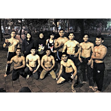 Fourbars Street Workout, Author: Adi Nurdiansyah