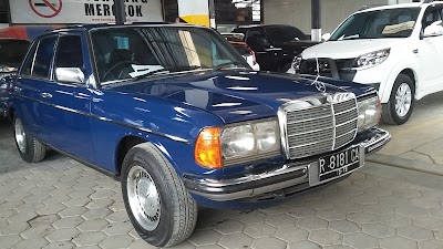 Photos of Berdikari Auto Bodyshop & Towing