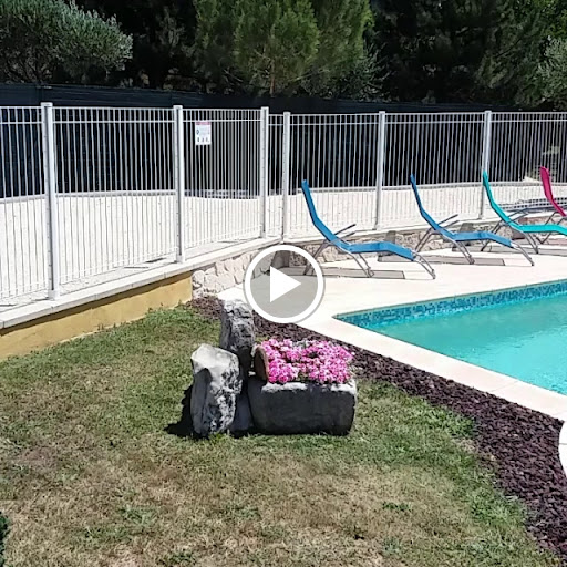 Photo de Au petit bonheur 07® / location de vacances 3 étoiles et chambre d'hôte avec spa à Vesseaux (07200)