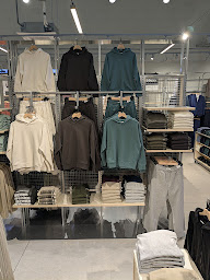 Photo n°12 de celio be camaïeu à Beaucouzé (Magasin de vêtements pour jeunes)