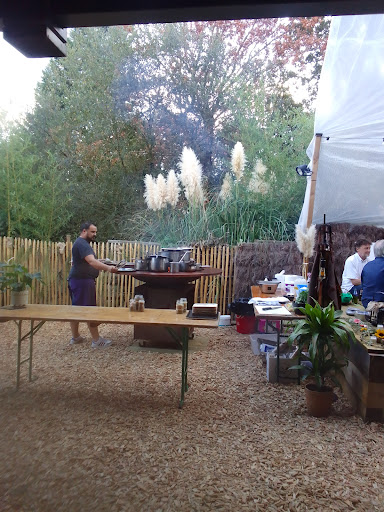 Photo 1 - Burgeroïd