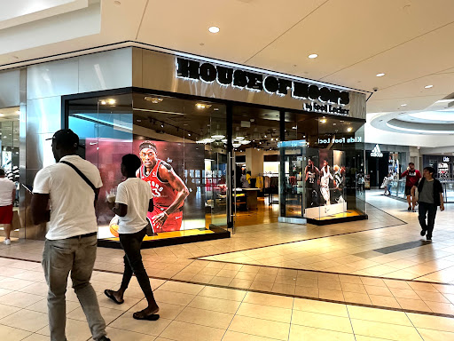 House of Hoops by Foot Locker Scarborough - Thumbnail