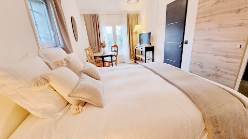 Photo de Petit Coin de Paradis : Chambre d'hôtes avec piscine, spa et sauna, proche Manosque, Alpes-de-Haute-Provence, en Provence à Corbières-en-Provence (04220)