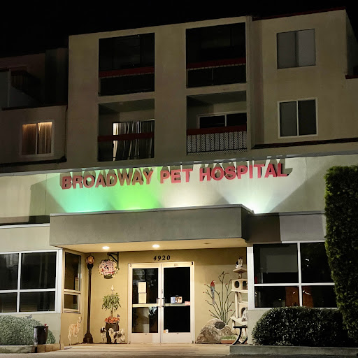 Broadway Pet Hospital: Schulze Roger DVM - Thumbnail