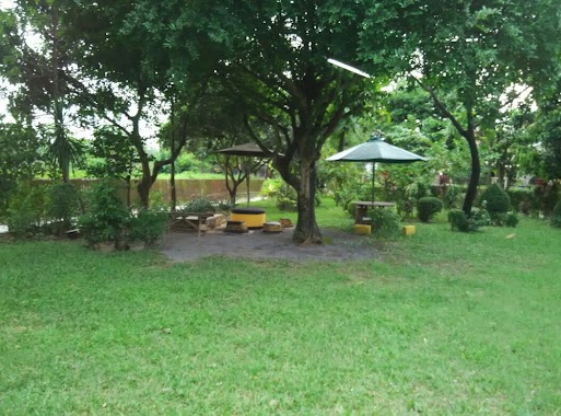 Taman Payung Vila Nusa Indah/Green Umbrella Garden, Author: Firza Izuddin