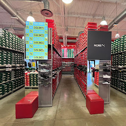 Photo n°13 de PUMA Outlet Nailloux à Nailloux (Magasin)